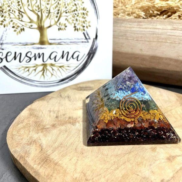 pyramide 7 chakras orgonite