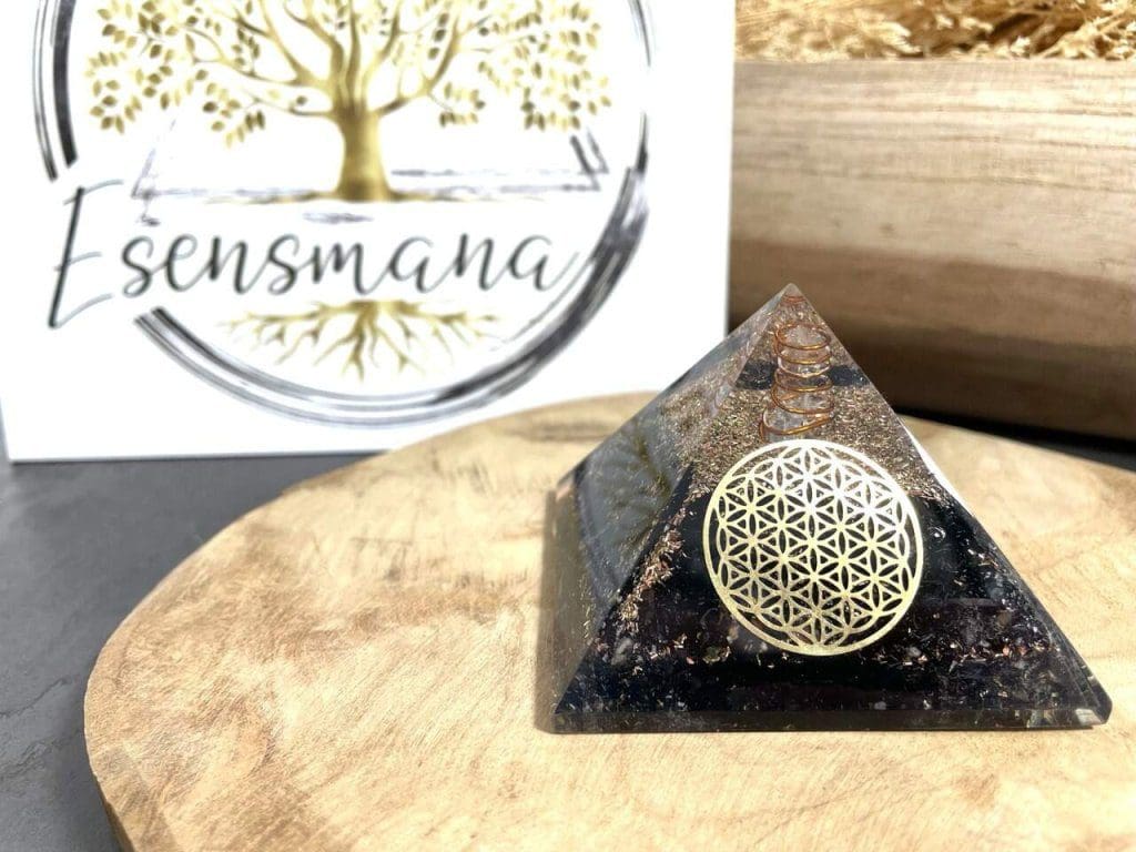 pyramide fleur de vie orgonite
