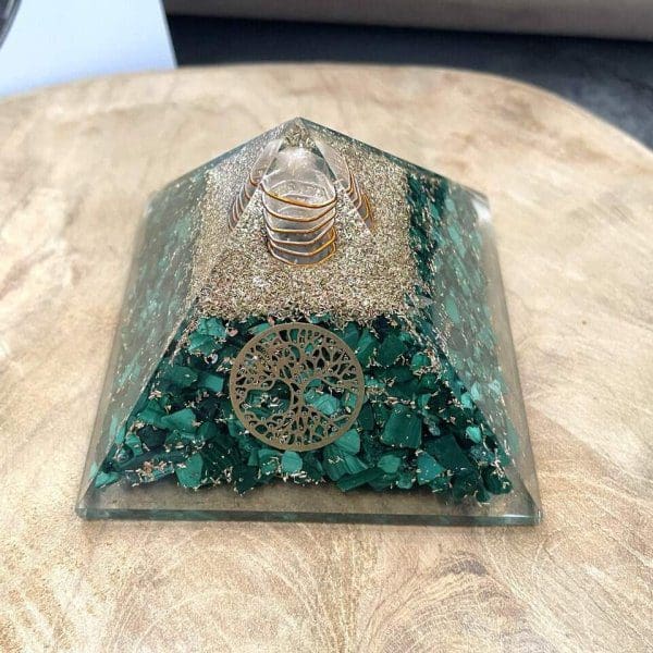 pyramide orgonite malachite