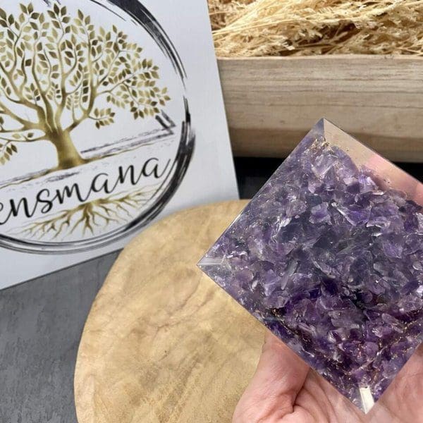 pyramide orgonite amethyste