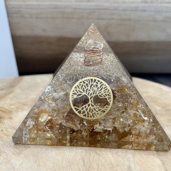 pyramide orgonite citrine arbre de vie