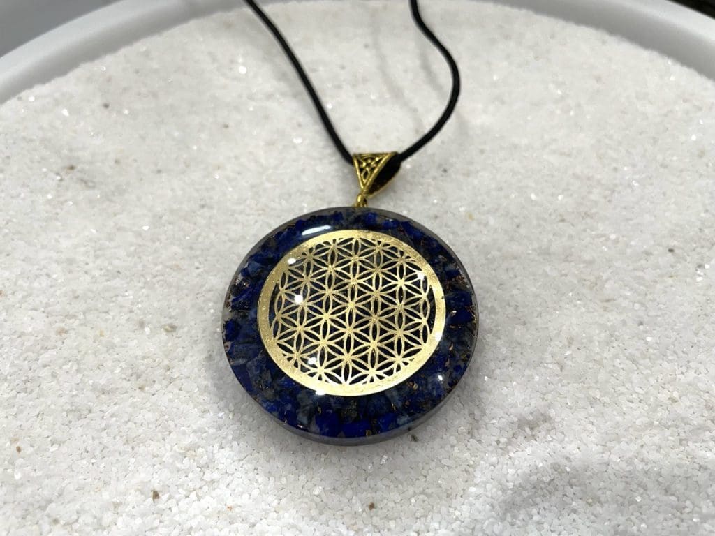 collier orgonite fleur de vie lapis lazuli