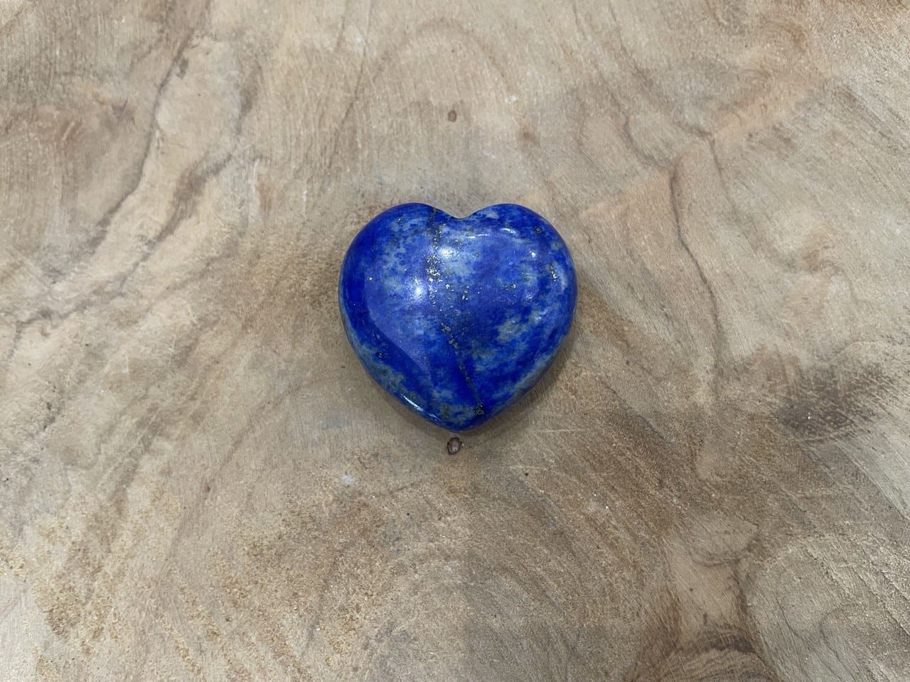 IMAGE 2024-02-12 15:21:05 Coeur Lapis Lazuli, pierre d'intuition, 3 cm – Image 1