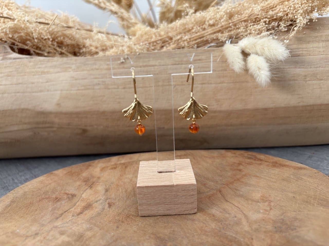 IMAGE 2026-03-01 19:58:11 Boucles d'oreilles feuille de Ginkgo et perle ambre pendante argent 925 doré – Image 1