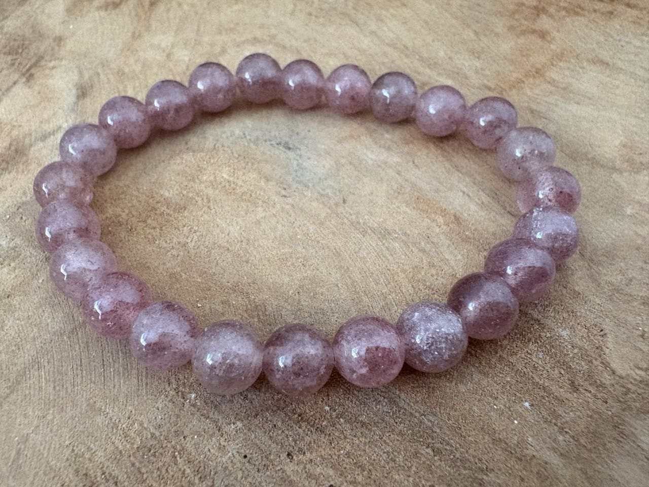 IMAGE 2026-03-05 06:26:49 Bracelet Quartz fraise EXTRA «échanges harmonieux» perles 8mm – Image 1