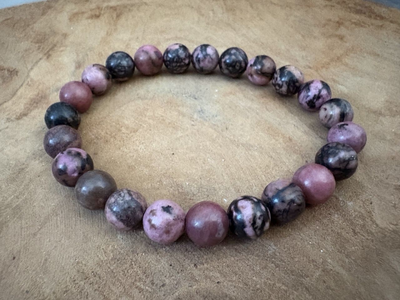 IMAGE 2026-04-28 06:42:54 Bracelet Rhodonite rose marbré noir, "relâcher la pression", perles 8 mm – Image 1