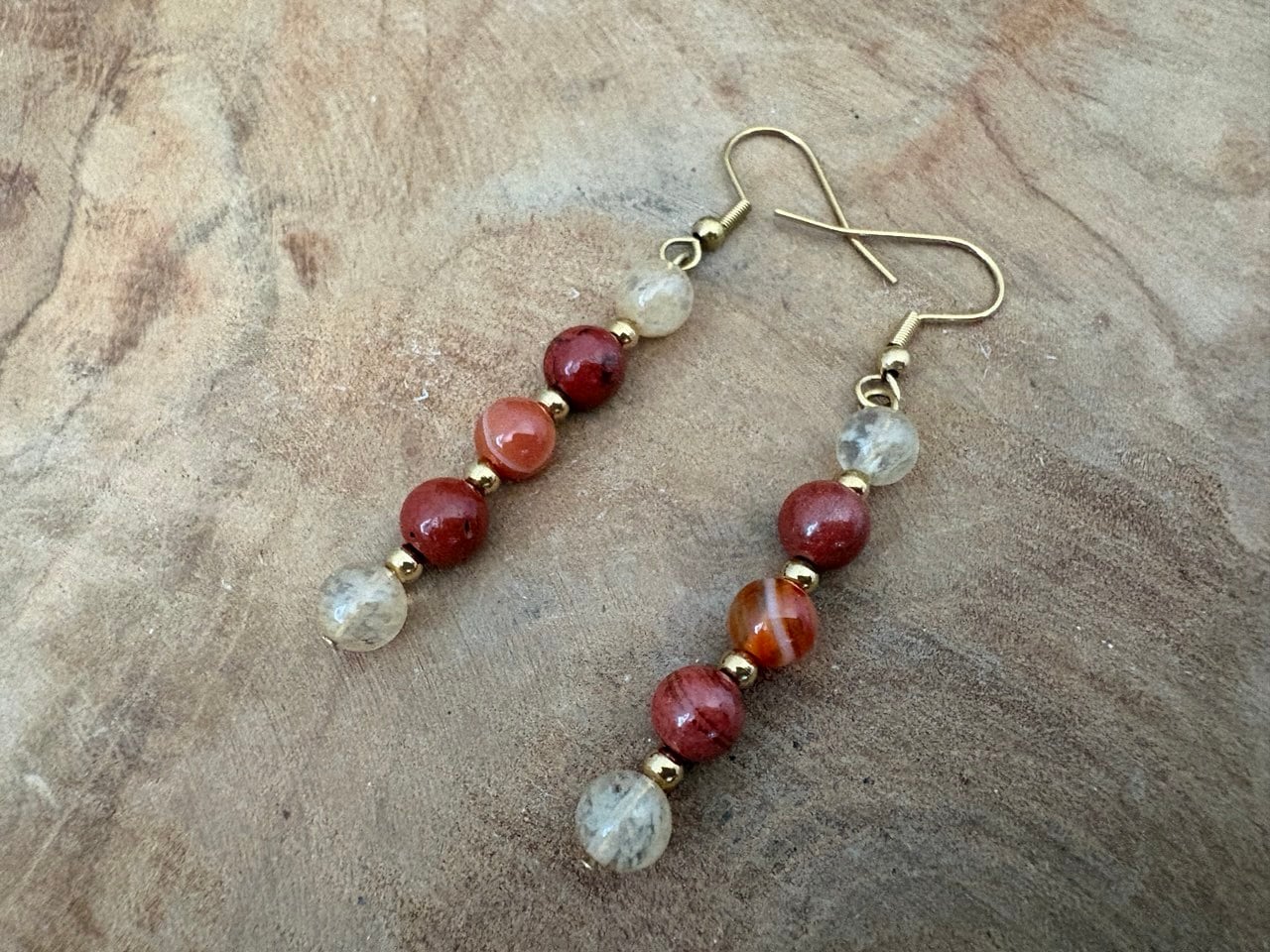 IMAGE 2026-07-25 18:42:08 Boucles d'oreilles "Champ des possibles" Jaspe rouge, Cornaline, Citrine perles 6mm – Image 1